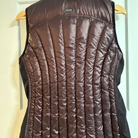 Calvin Klein Burgundy and Black Quilted Vest - Picture 5 of 8